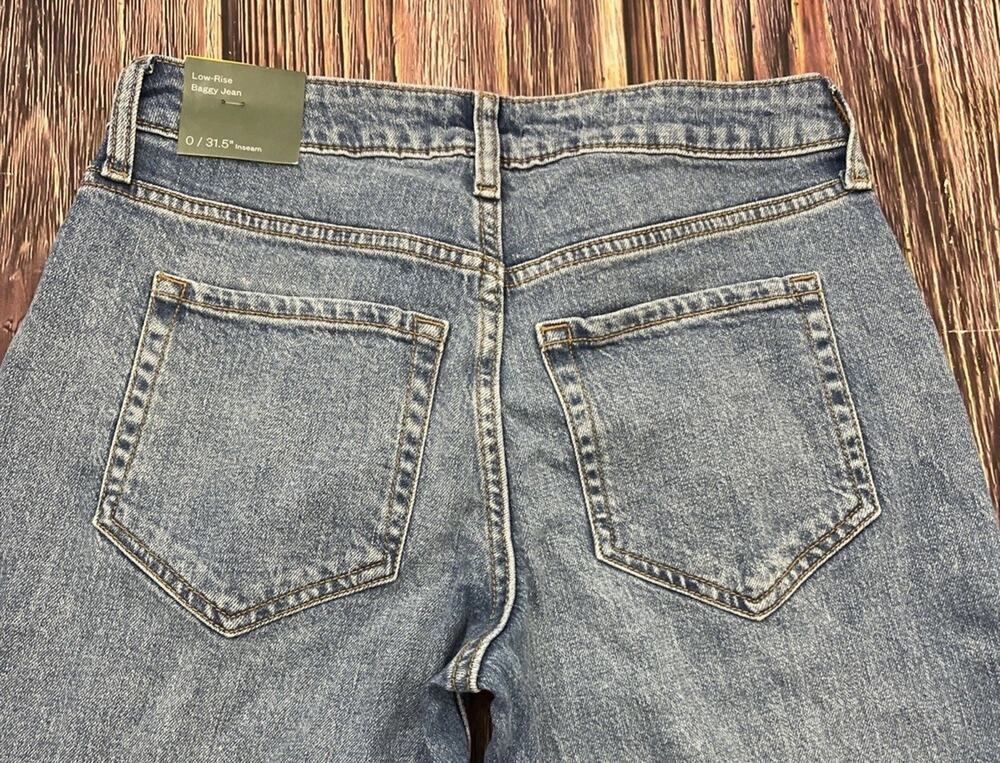 NWT Wild Fable Light Wash Women's Low-Rise Loose-Fit Baggy Jeans Size 0